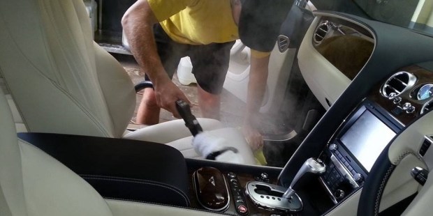 Vệ Sinh Nội Thất Xe Ô Tô 3 AutoWash áp dụng công nghệ hơi nước nóng cho một số xe khi vệ sinh nội thất