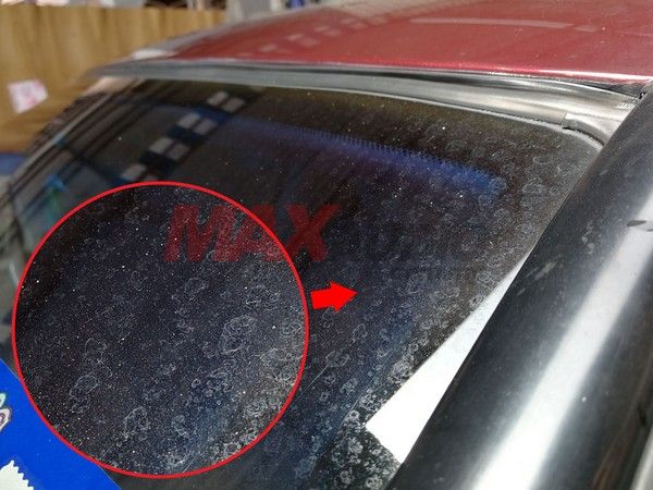 Tẩy Ố Kính Ô Tô 1 Kính xe ô tô bị ố, mốc nặng