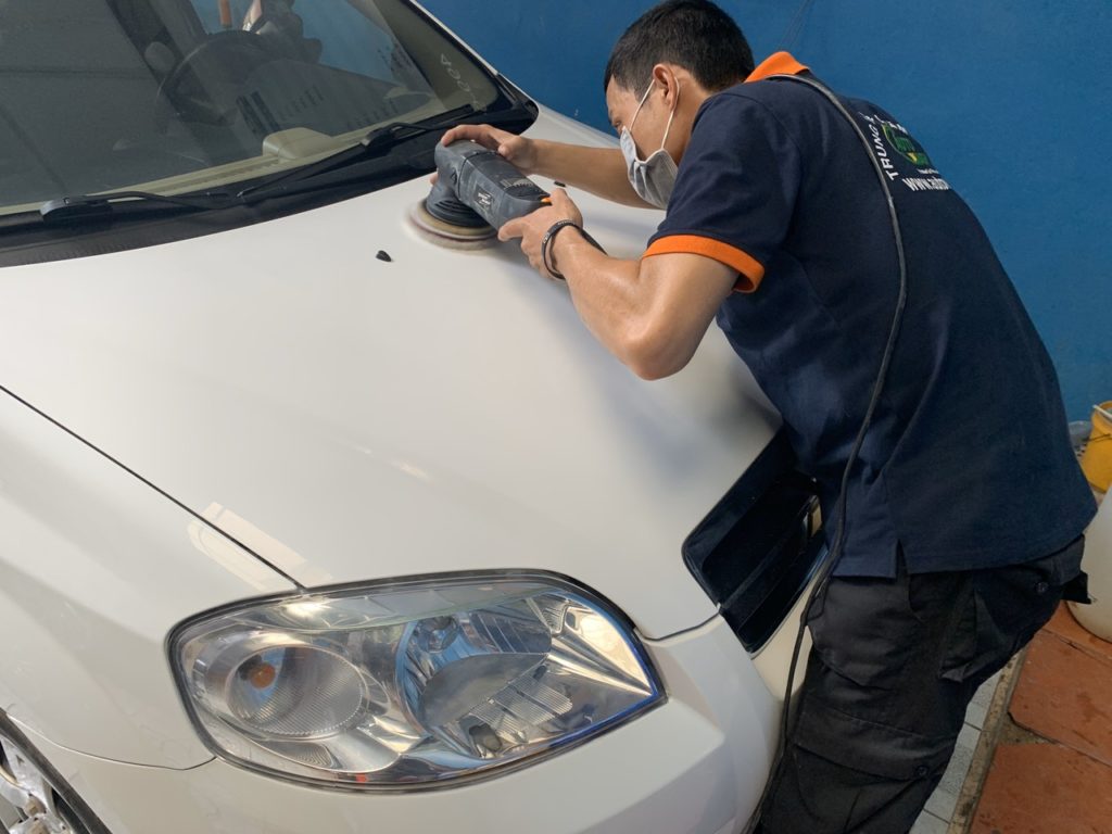 Đánh Bóng Xe Ô Tô 4 dịch vụ đánh bóng xe ô tô chuyên nghiệp tại tphcm