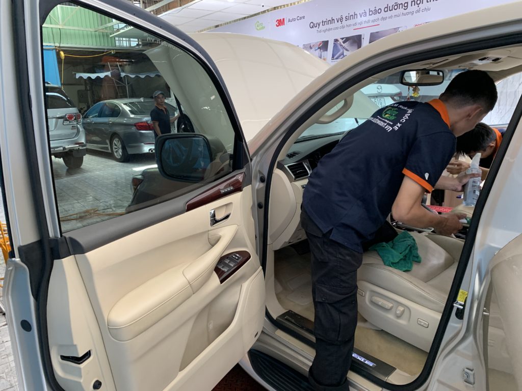 Vệ Sinh Nội Thất Xe Ô Tô 4 ve sinh noi that oto