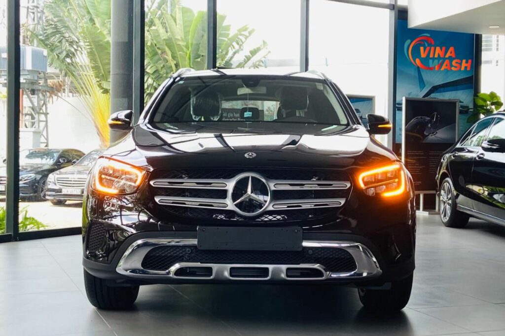 Mercedes GLC 200: Giá lăn bánh & đánh giá thông số kỹ thuật xe (7/2023) 3 ngoại thất xe Mercedes GLC 200 với thiết kế sang trọng