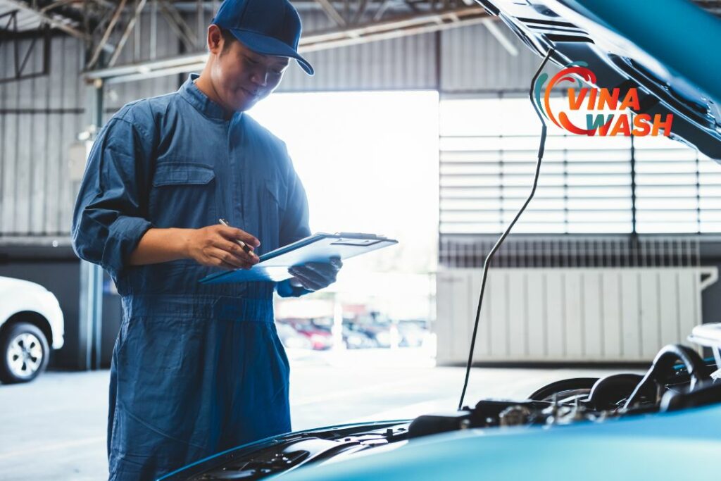 Vệ Sinh Khoang Máy Ô tô Bằng Hơi Nước Nóng: có nên hay không ? 6 Kiểm tra tình trạng khoang máy ô tô trước khi vệ sinh